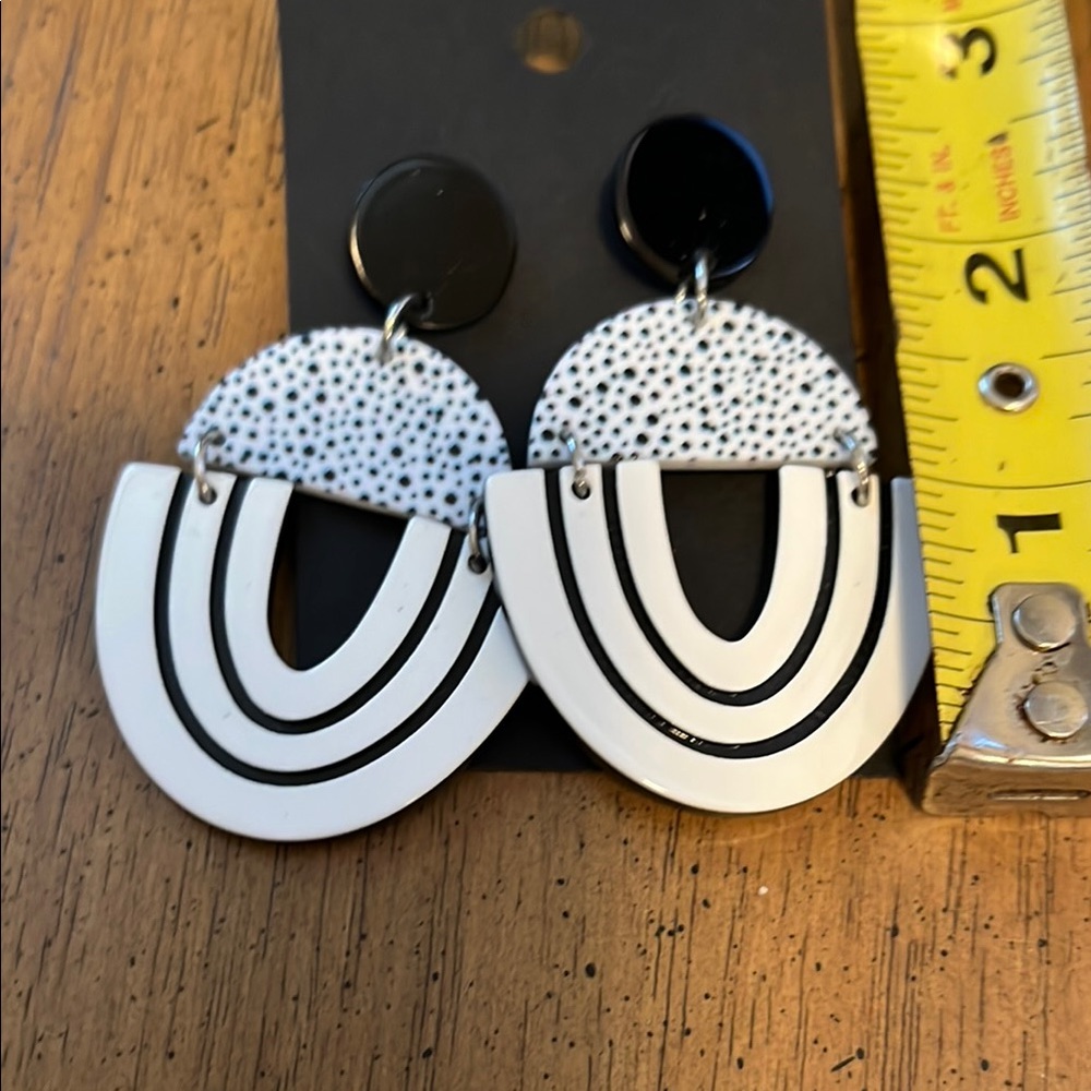 Black and White Geometric Earrings new